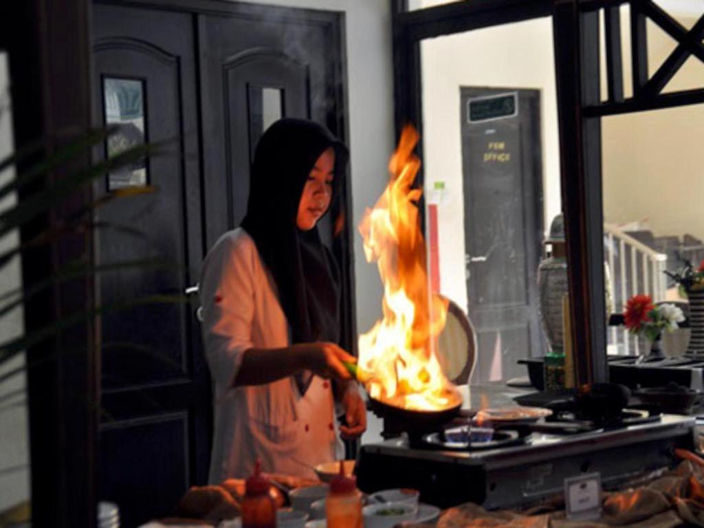 Yusro Hotel Restaurant & Convention Jombang Zewnętrze zdjęcie