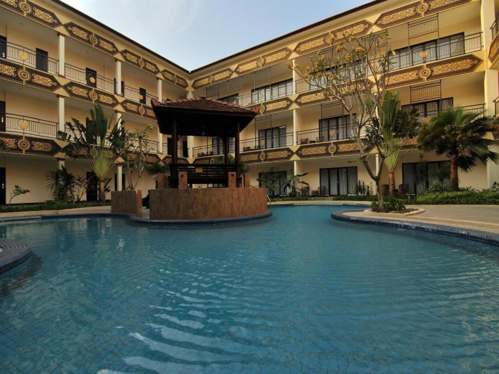 Yusro Hotel Restaurant & Convention Jombang Zewnętrze zdjęcie