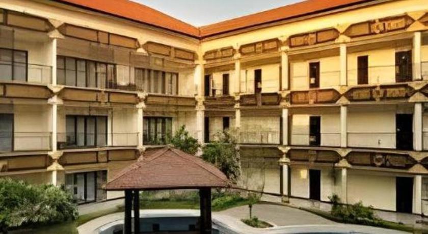 Yusro Hotel Restaurant & Convention Jombang Zewnętrze zdjęcie