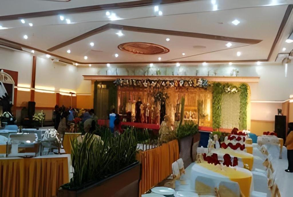 Yusro Hotel Restaurant & Convention Jombang Zewnętrze zdjęcie