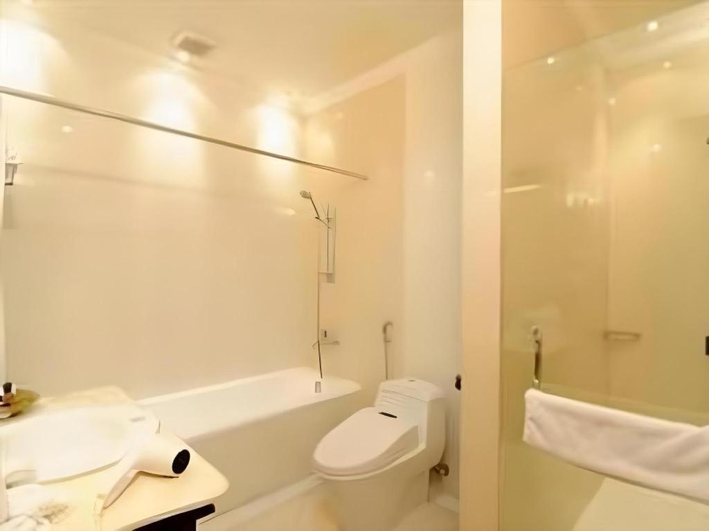 Yusro Hotel Restaurant & Convention Jombang Zewnętrze zdjęcie