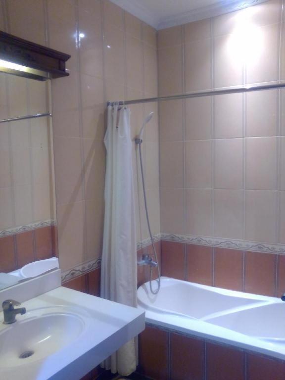 Yusro Hotel Restaurant & Convention Jombang Zewnętrze zdjęcie