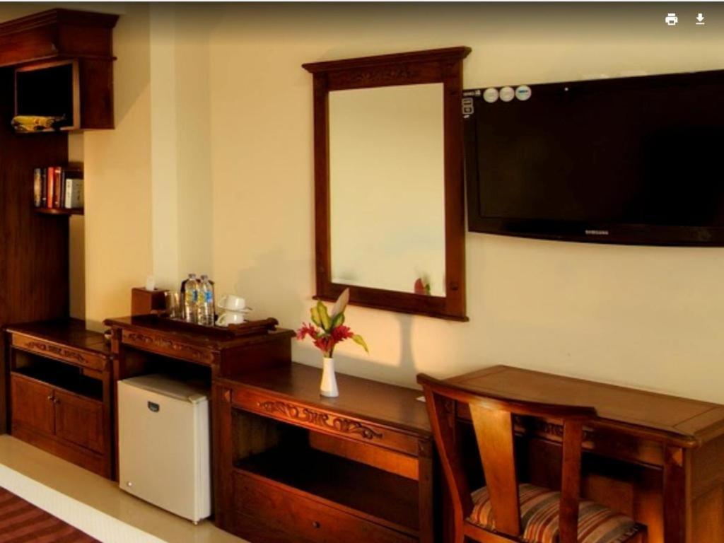 Yusro Hotel Restaurant & Convention Jombang Zewnętrze zdjęcie