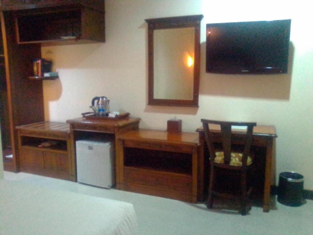 Yusro Hotel Restaurant & Convention Jombang Zewnętrze zdjęcie