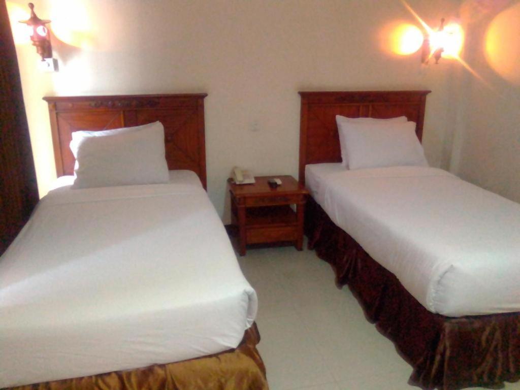 Yusro Hotel Restaurant & Convention Jombang Zewnętrze zdjęcie